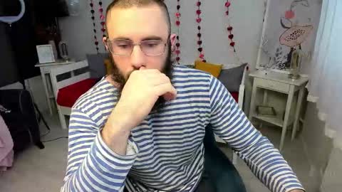 Ant online show from February 15, 9:30 am