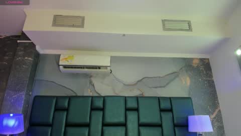 anthonelaDuque online show from October 21, 12:54 pm