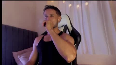 Adonys Creeb online show from September 21, 6:39 am