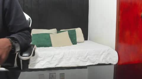       online show from June 20, 1:12 am