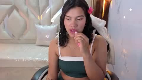 Antonela online show from November 13, 1:47 pm