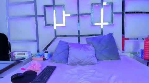 AntonelaBlaze online show from April 15, 6:39 am