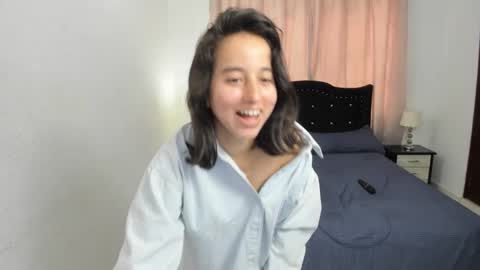 Snapshot of antonella_heinz_ chatting on September 21, 7:07 pm Antonella online show from September 21, 7:07 pm