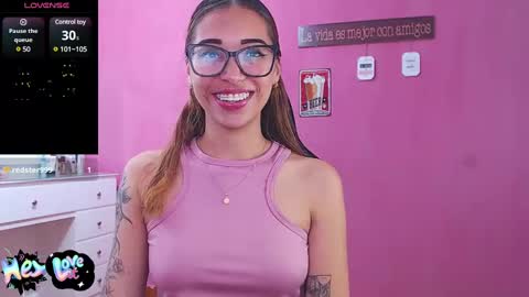 Snapshot of antonella_ponss chatting on March 10, 11:23 am antonella_ponss online show from March 10, 11:23 am