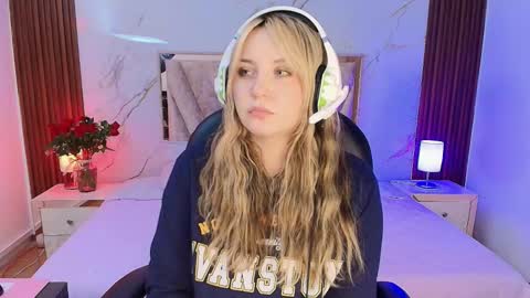 My name is Andrea  thumb up me please its important online show from January 17, 9:34 pm