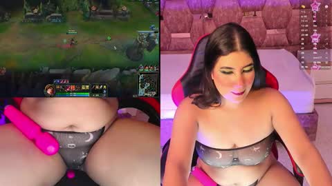 Snapshot of antonellavega__ chatting on October 10, 7:25 am Antonella online show from October 10, 7:25 am