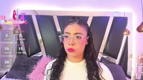 A N T O N E L L E  online show from October 7, 11:28 am