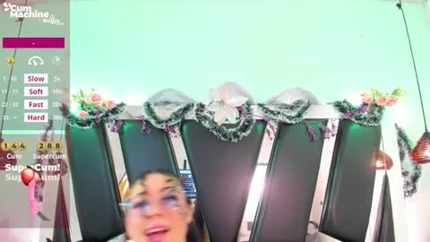 A N T O N E L L E  online show from December 16, 11:16 am