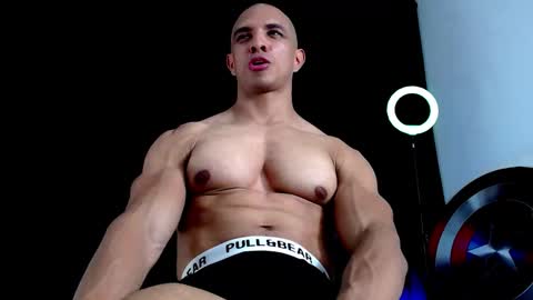 Instagram miguelangel1802  online show from December 16, 3:46 am