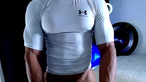 Instagram miguelangel1802  online show from November 5, 5:48 pm