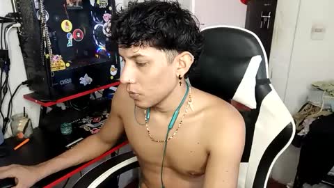 AnuarDHM online show from November 14, 4:42 pm