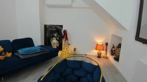 Anya online show from December 1, 4:43 am