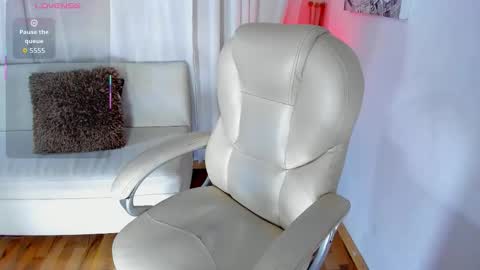 Anyi online show from December 1, 6:06 pm