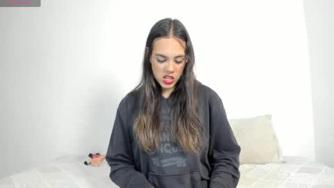 aphrodite_rosse online show from June 8, 1:28 am