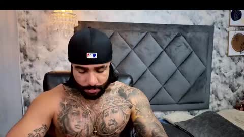 Snapshot of apolo_rousse chatting on October 9, 12:38 am Apolo online show from October 9, 12:38 am