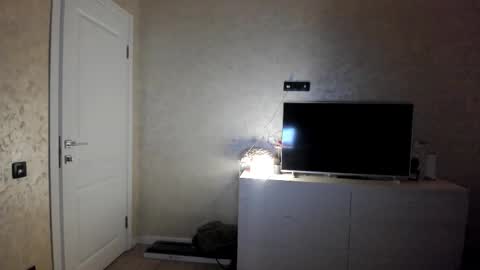 appleyummybuns online show from December 2, 4:00 am