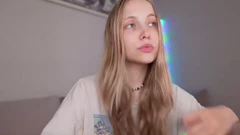 REYNA  my friend   online show from June 15, 3:04 pm