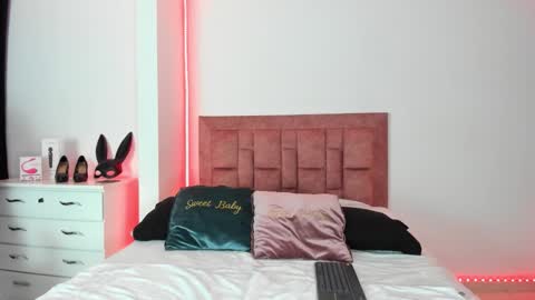 april collinsxx online show from February 19, 9:03 pm