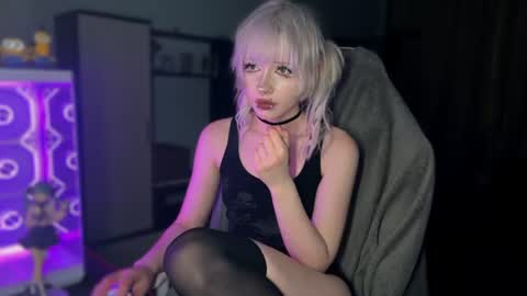 april online show from July 16, 8:45 pm