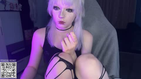 april online show from August 3, 7:42 pm
