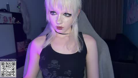 april online show from August 1, 9:27 pm