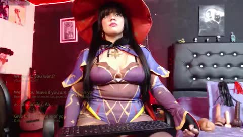 lucy online show from September 25, 5:03 am