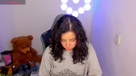 aqua emilly online show from April 13, 11:42 pm