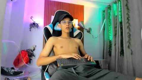 aquarius_xxx online show from October 17, 11:58 am