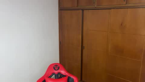 Aquilesmade online show from December 17, 12:45 am