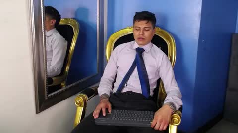 aquilestaylor online show from June 19, 3:51 pm