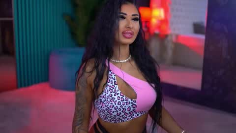 arabellaposh online show from November 16, 6:15 am