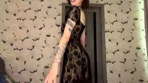 lily online show from July 28, 7:28 am