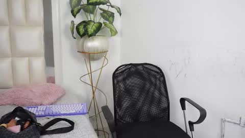   online show from September 24, 5:14 am