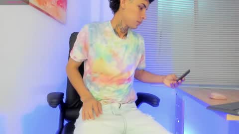 Arceluz  online show from March 8, 8:03 pm