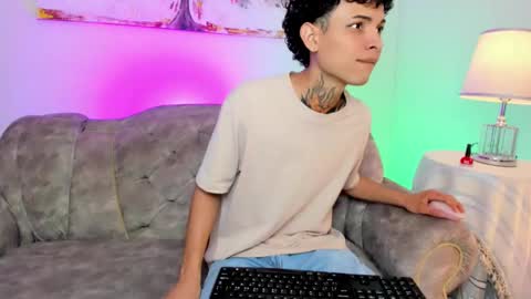 Arceluz  online show from February 25, 7:49 pm