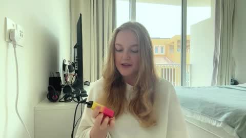 Ariana online show from May 17, 9:40 am