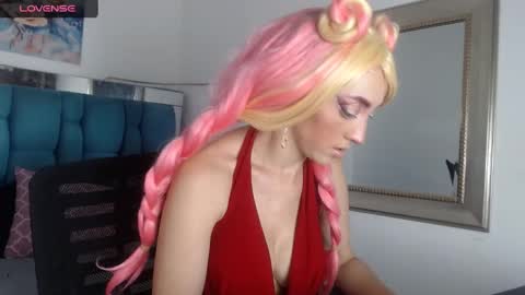 Sharlotte online show from December 5, 8:38 pm