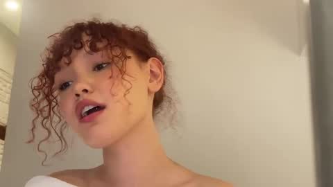 Aresha  online show from April 15, 4:21 pm