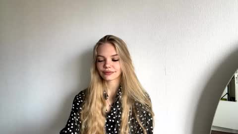 Amelia online show from November 4, 6:15 am