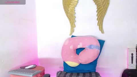 Sofia thomson online show from April 5, 9:56 pm