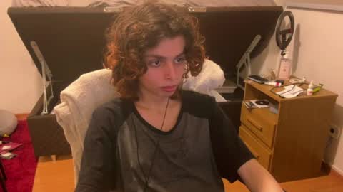 Ari online show from July 5, 10:28 pm