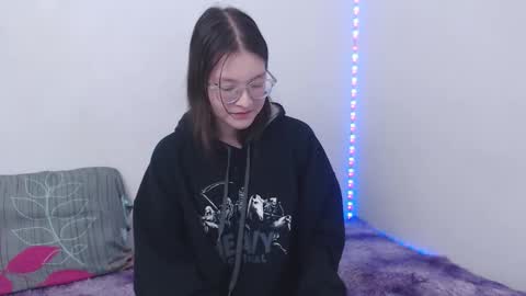 Ahri James online show from November 15, 11:56 am