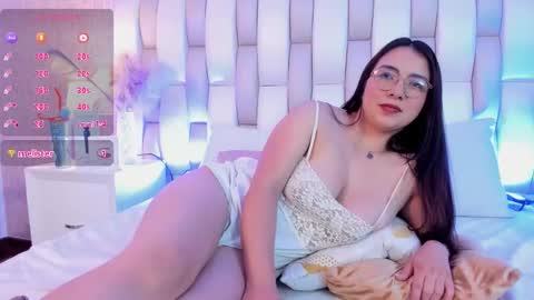 ari_lynn_ online show from November 27, 4:09 am