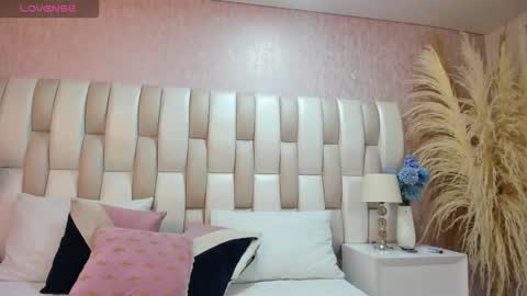 ari_lynn_ online show from November 18, 3:31 am