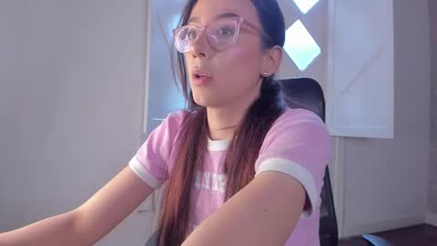 Ari Wilde online show from March 24, 1:28 pm