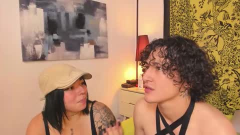 aria y orien  online show from September 15, 1:12 pm