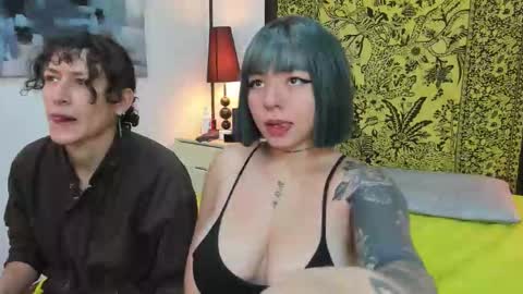 aria y orien  online show from October 12, 11:03 am