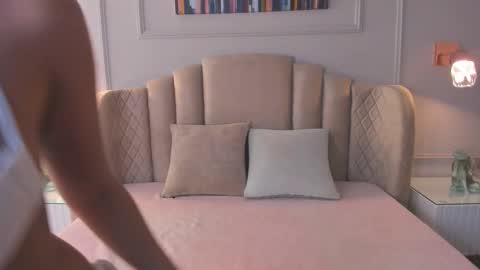 Snapshot of aria_greco chatting on February 20, 2:51 am Aria  online show from February 20, 2:51 am