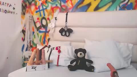 aria online show from October 15, 2:40 pm