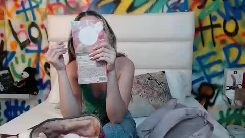 aria online show from December 17, 11:39 am